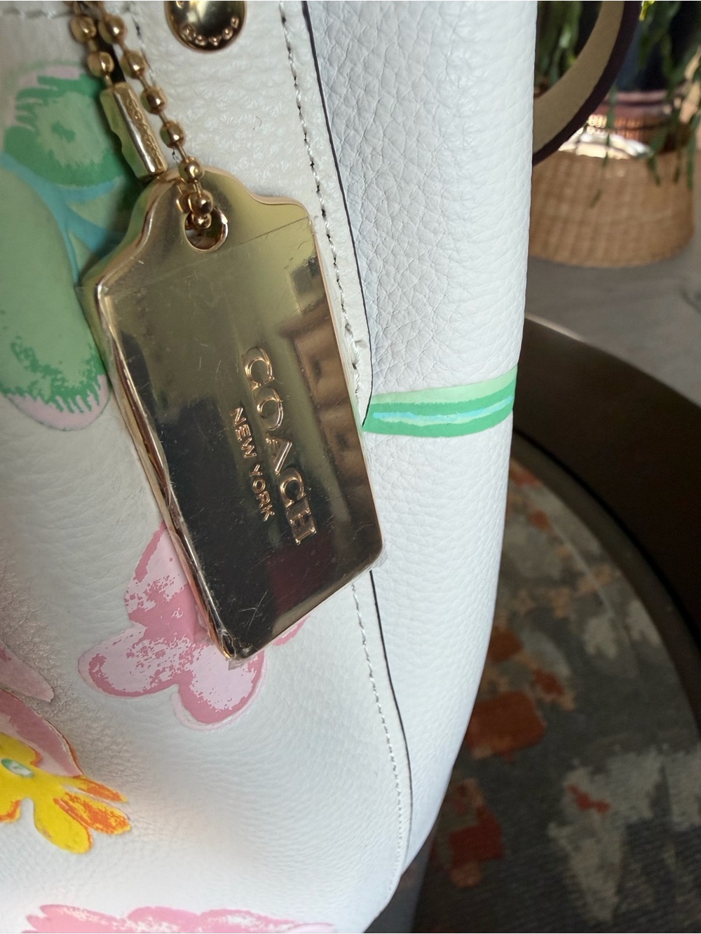 COACH White Floral Leather Shoulder Bag with Pink & Green Accents - Picture 3 of 8